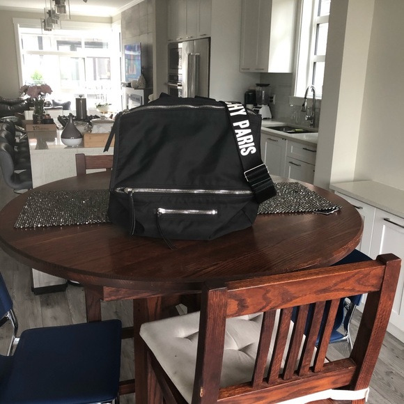 Givenchy AUTH crossbody - Picture 6 of 7